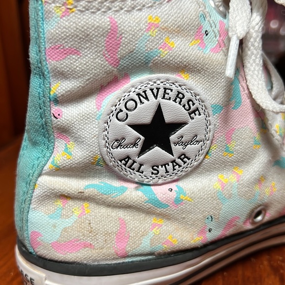 Converse Girls Pink & Blue Unicorn Print on white canvas qtr top sneakers. - Picture 7 of 9